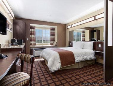 Hotel Microtel & By Wyndham