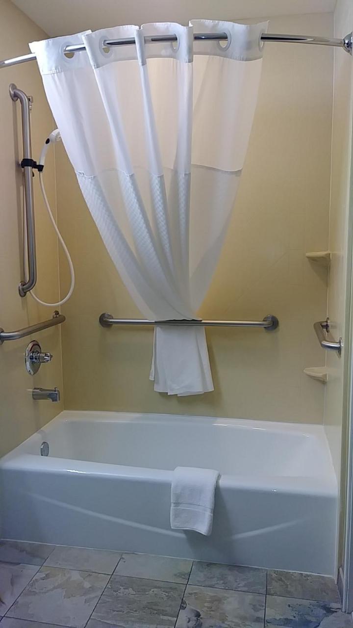 Hotel Microtel & By Wyndham